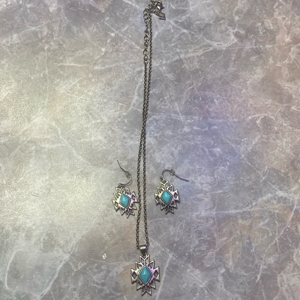 Montana silversmiths turquoise necklace and earrings set